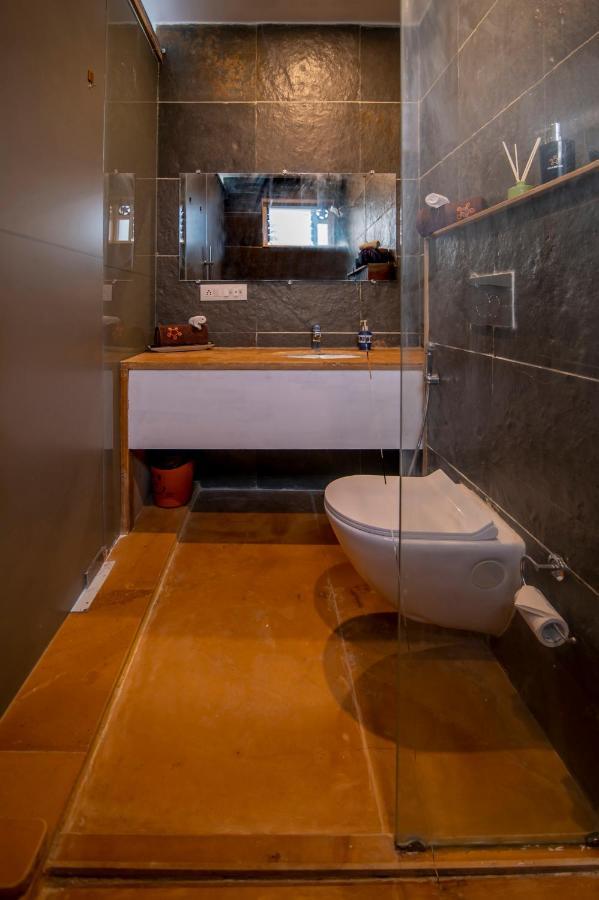 Saffronstays Onellaa, Nashik - Infinity Pool Villa Surrounded By A Vineyard Exterior foto