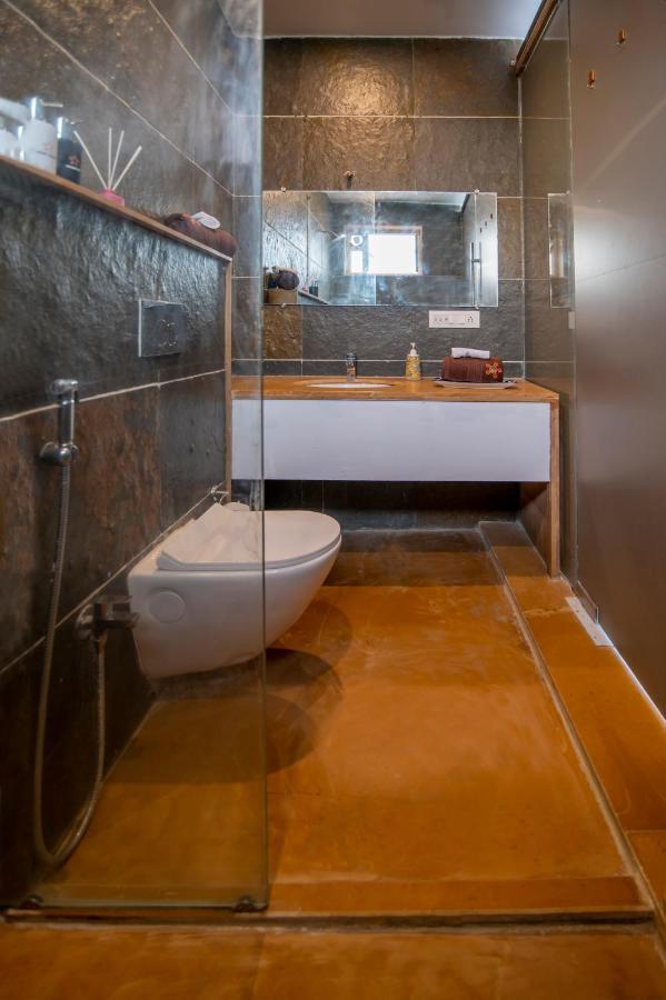 Saffronstays Onellaa, Nashik - Infinity Pool Villa Surrounded By A Vineyard Exterior foto